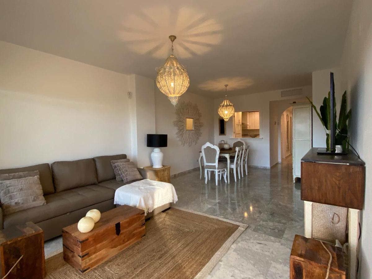 Apartamentos Costa Quebrada ベナルマデナ エクステリア 写真