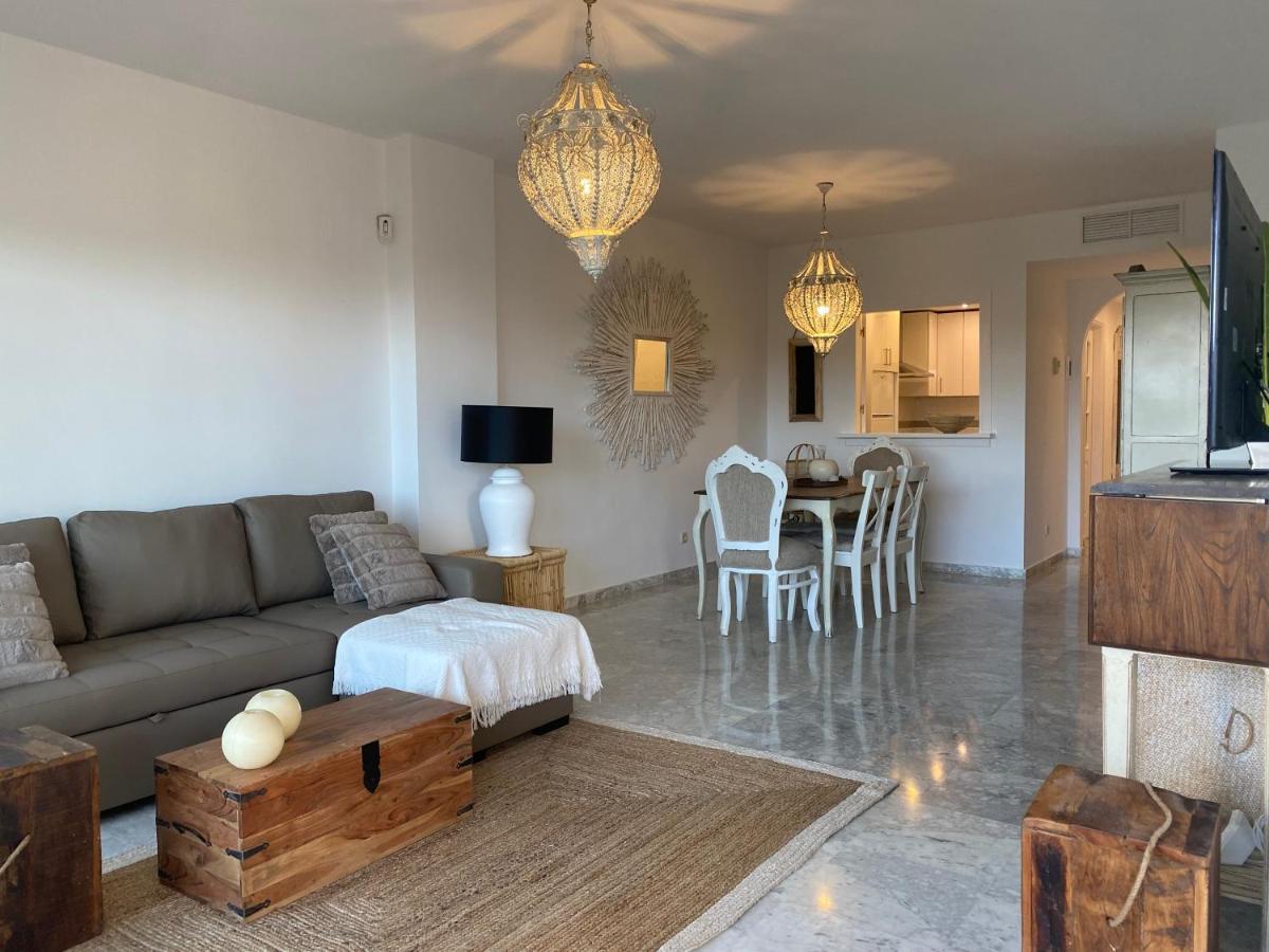 Apartamentos Costa Quebrada ベナルマデナ エクステリア 写真
