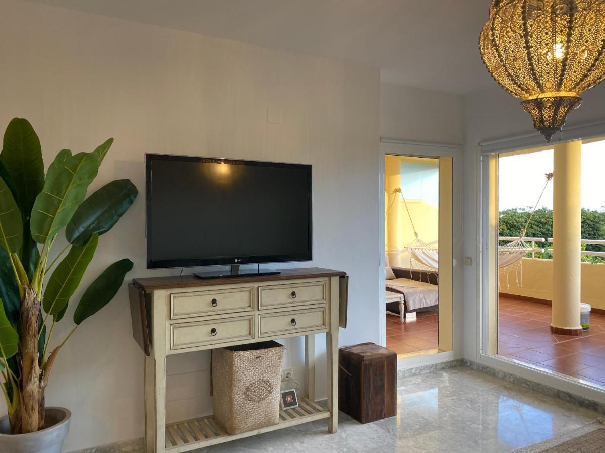 Apartamentos Costa Quebrada ベナルマデナ エクステリア 写真