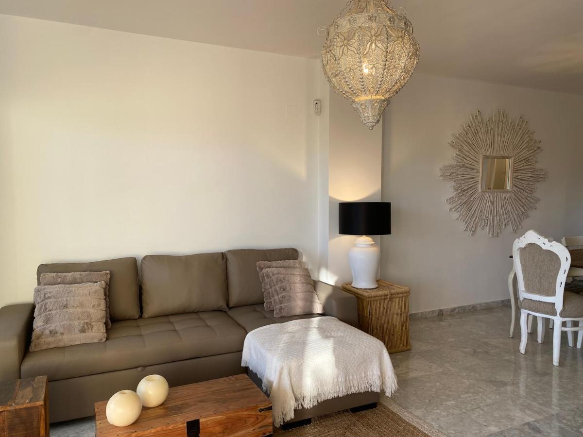 Apartamentos Costa Quebrada ベナルマデナ エクステリア 写真